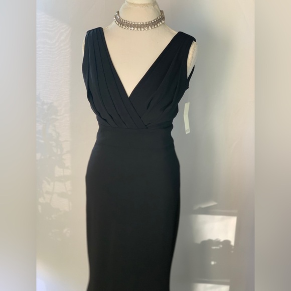 BADGLEY MISCHKA. Black Floor Length Dress. Size 6